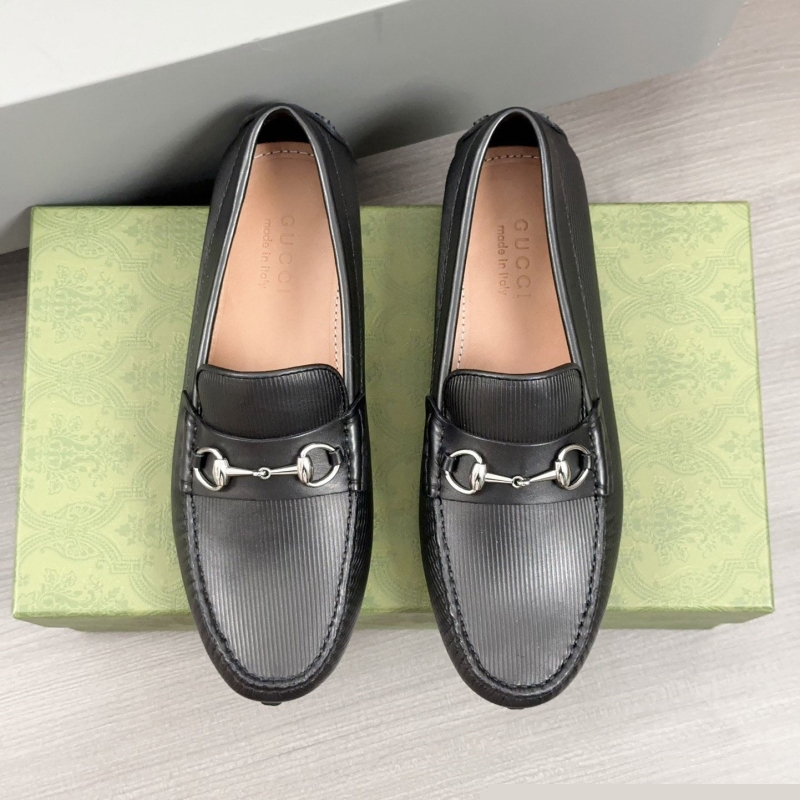 G*u*i leather shoes